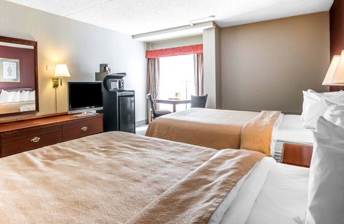Elizabethtown Hotel | Quality Inn & Suites