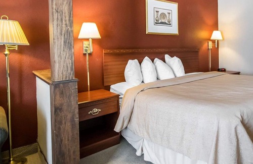 Elizabethtown Hotel | Quality Inn & Suites