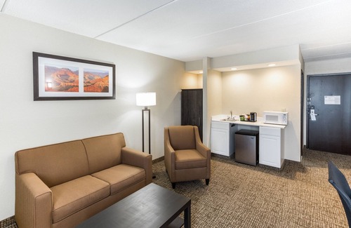 Plattsburgh Hotel | Quality Inn & Suites