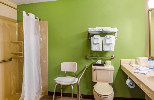 Summersville Hotel | Quality Inn Summersville - New River Area