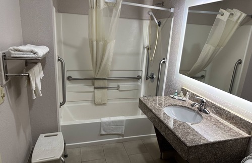 Ashland Hotel | Quality Inn