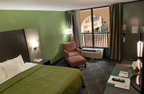 Newport Hotel | Quality Inn