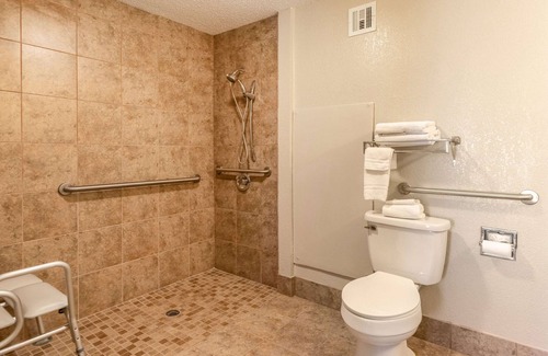 Newport Hotel | Quality Inn