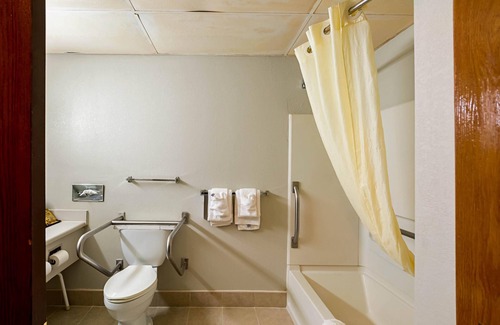 Salisbury Hotel | Quality Inn