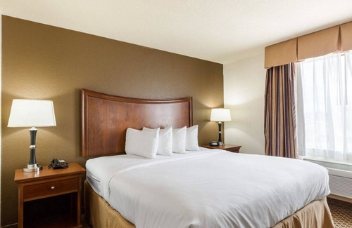 Huntsville Hotel | Quality Suites Huntsville Near University