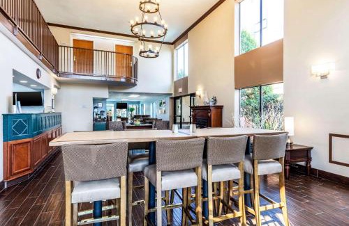 Paducah Hotel | Quality Suites Paducah I-24