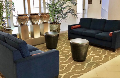 Waldorf Hotel | Quality Suites Waldorf