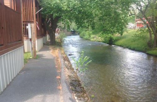 Cherokee Hotel | Qualla Cabins and Motel Cherokee near Casino