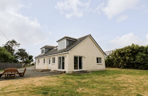 Southerness Cottage | QUARE PLACE, family friendly, with open fire in Southerness
