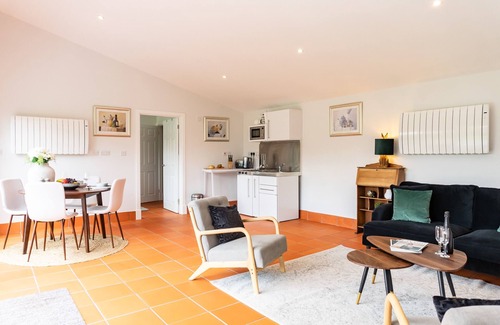 Shrewsbury Apartment | Quarry View Studio in Shrewsbury with Parking