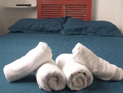 Cidade Baixa House | Quarto suite individual Compartilha somente a cozinha com o morador e sua cachorra Chori