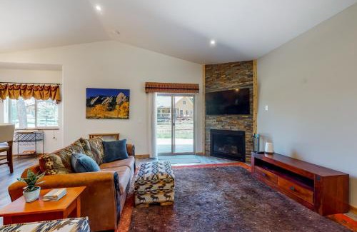 Pagosa Springs House | Quartz Court