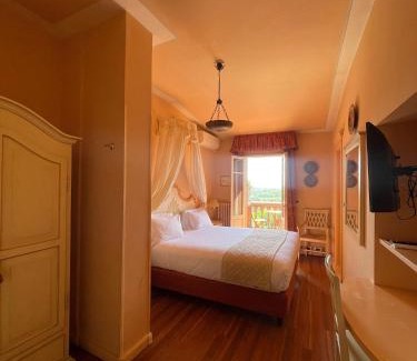 Montopoli in Val d'Arno Hotel | Quattro Gigli Hotel