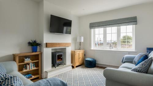 Poole House | Quay Cottage - Sea Views