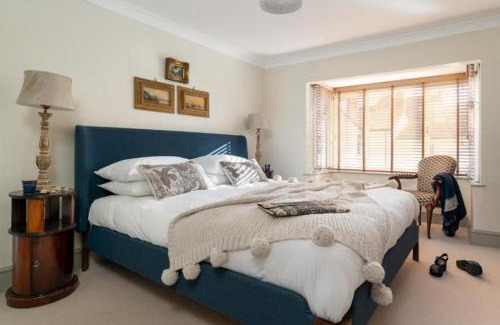 Topsham House | Quay House Luxury Living for 10 & Private Parking