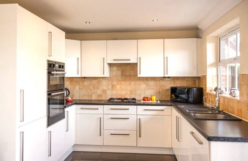 Eastbourne House | Quayside - family friendly house by the marina (dog considered!)