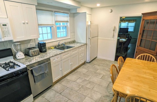 Wildwood Hotel | Quebec Motel