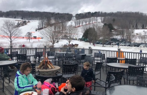 West Hartford Condo | Quechee Condo - Affordable Vacation Resort ~Ski/Golf/Tennis/Lake/Pool/Gym