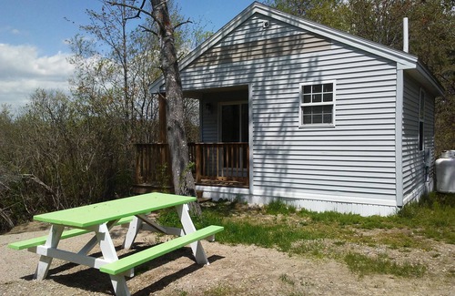 Old Orchard Beach Apartment | Queen Beach Bongalo