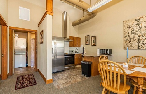 Holiday Island Condo | Queen BR home, walk to Marina, trails