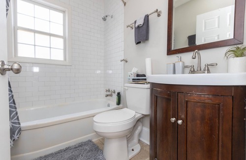 Villa Heights House | Queen City Cozy Red Door Bungalow. Located in NoDa & 1 mile to Uptown Charlotte