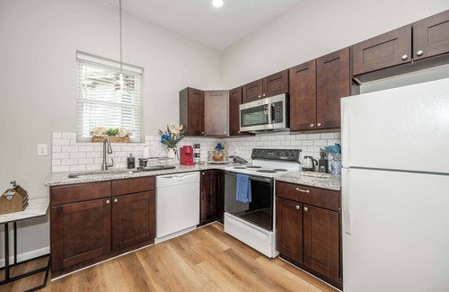 Avondale Apartment | Queen City Retreat 1, Cozy Home for 6 Near Attractions & Restaurants