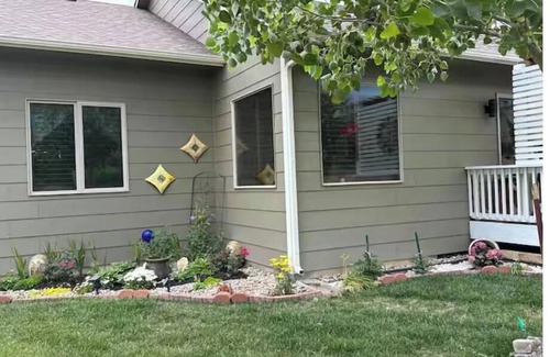 Derby Apartment | Queen Guest Bed