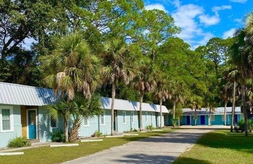 Panacea Apartment | Queen Kitchenette by the Bay #12