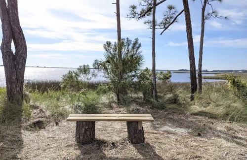 Panacea Apartment | Queen Kitchenette by the Bay #15