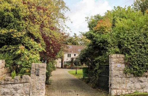 Colwyn Bay House | Queen's Cottage