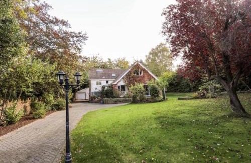 Colwyn Bay House | Queen's Cottage