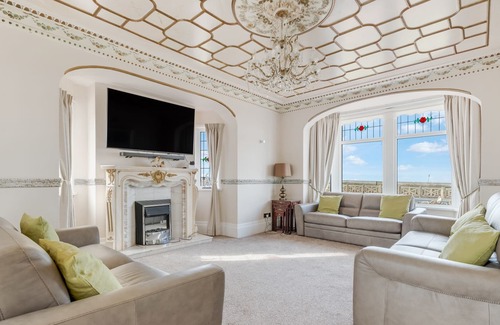 Bispham House | Queen's Crest by Sasco Apartments