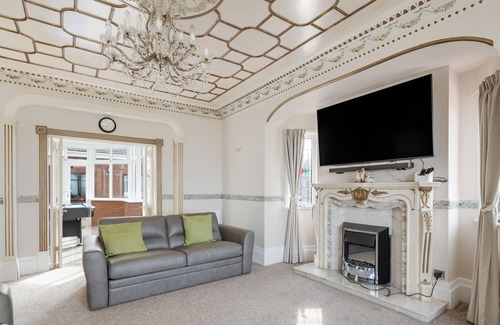 Bispham House | Queen's Crest by Sasco Apartments