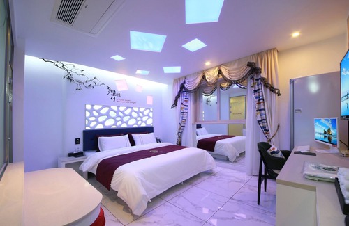 Namwon Hotel | Queens Drive In