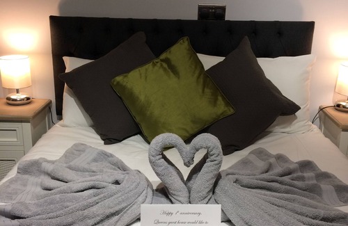 Cheetham Hill House | Queens Guesthouse Manchester