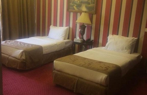 Haret Sakher Hotel | Queens Land Hotel