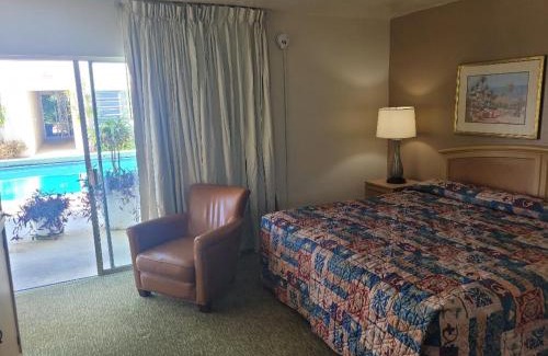 Old Northwood Historic District Hotel | Queens Lodge Motel