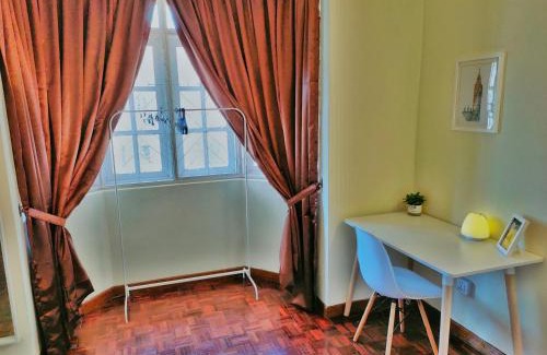 Kampung Sungai Nibong House | Queensbay Mall, Up to 6 Pax, 3 Bedrooms, 2 Bathrooms, 1 Car Park by Star Home