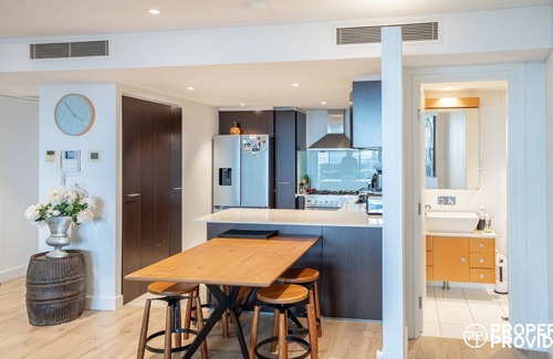 Queenscliff Apartment | Queenscliff Outlook | Ocean Views Apartment in Sydney