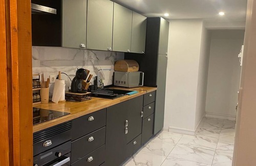 Carvoeira Apartment | Queluz Maison a Cosy Apartment with a Jacuzzi/hot tub