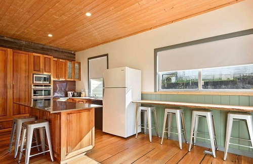 Queenstown Cottage | Quentin's Cottage - a cosy retreat by Mt Owen - close to rainforest and trails!