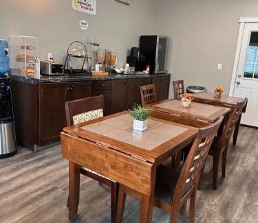 Quesnel Hotel | Quesnel Inn Motel