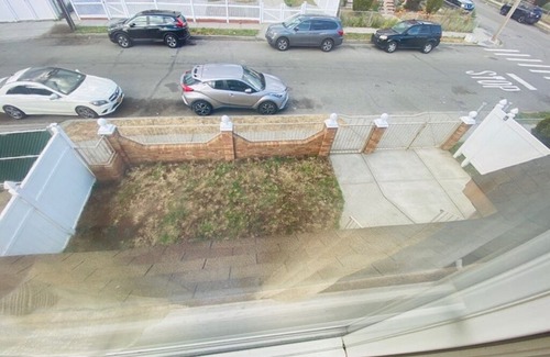 Rochdale Apartment | Quick rides to JFK, train station, malls & casino.