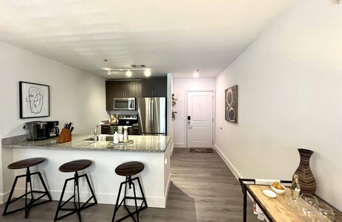 University Condo | Quick walk to Campus/The Square & 3 Parking Spots!