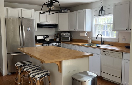 Quidnet House | Quidnet Home - Available August & September - New AC System
