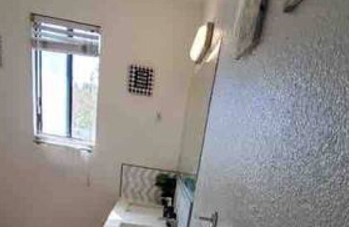 Cerritos House | Quiet 1-Bedroom w/ Private Bath