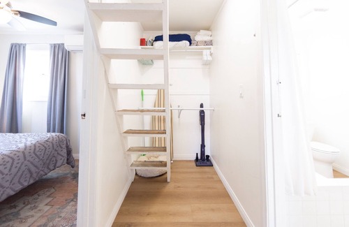 Northwest Anaheim Cottage | Quiet 1bd House near CHOC & SNA