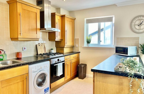 Hatfield Apartment | Quiet 2-bed w/gated parking in Hatfield