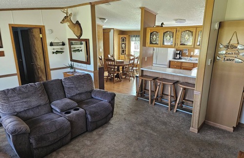 Bemidji House | Quiet 3bed 2bath house. Large parking area. Great location. quiet neighborhood
