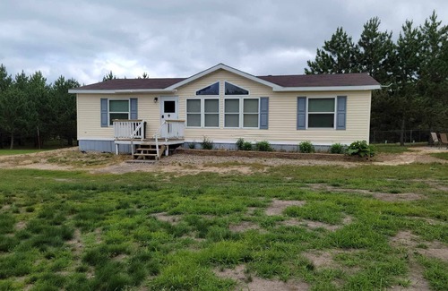 Bemidji House | Quiet 3bed 2bath house. Large parking area. Great location. quiet neighborhood